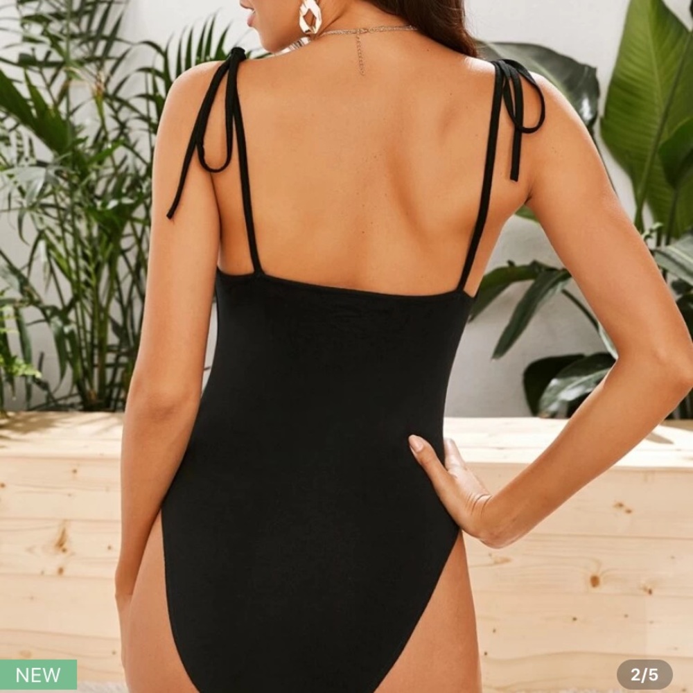 Shoulder tie black bodysuit - Picture 3 of 3